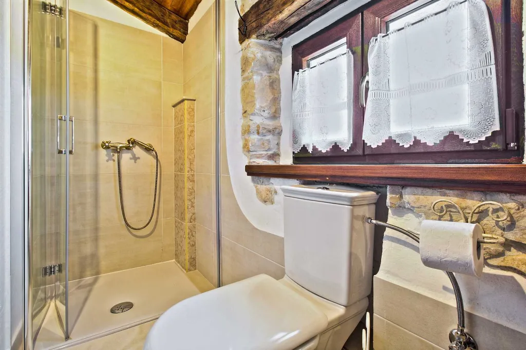 Family Villa with Pool and Garden in Umag