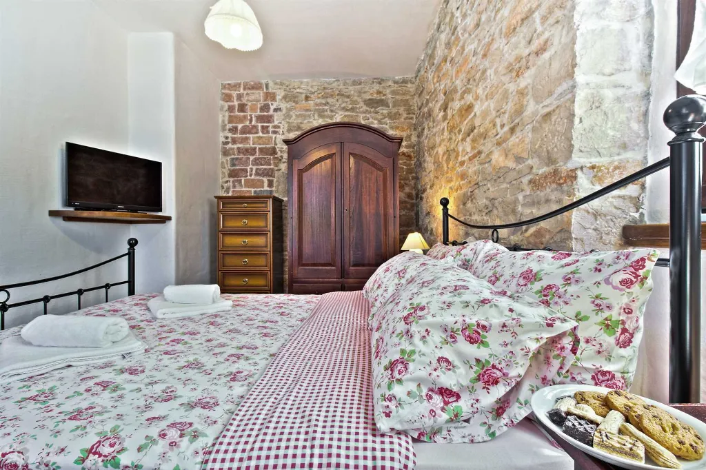 Family Villa with Pool and Garden in Umag