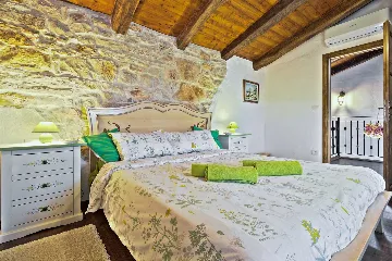 Family Villa with Pool and Garden in Umag