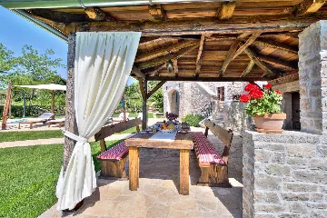 Family Villa with Pool and Garden in Umag