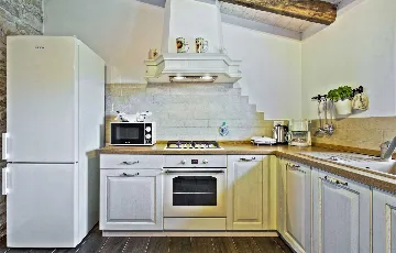 Family Villa with Pool and Garden in Umag