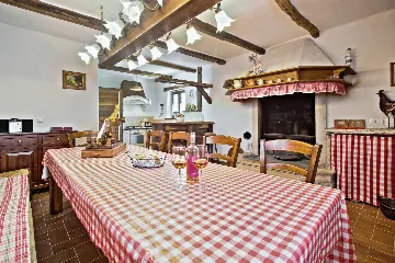 Family Villa with Pool and Garden in Umag