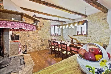 Family Villa with Pool and Garden in Umag