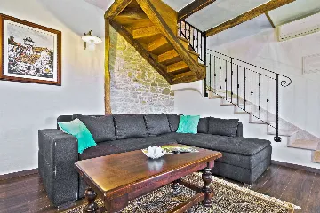 Family Villa with Pool and Garden in Umag