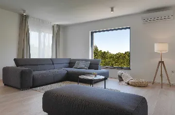 Modern Family Villa with Pool in Marčana