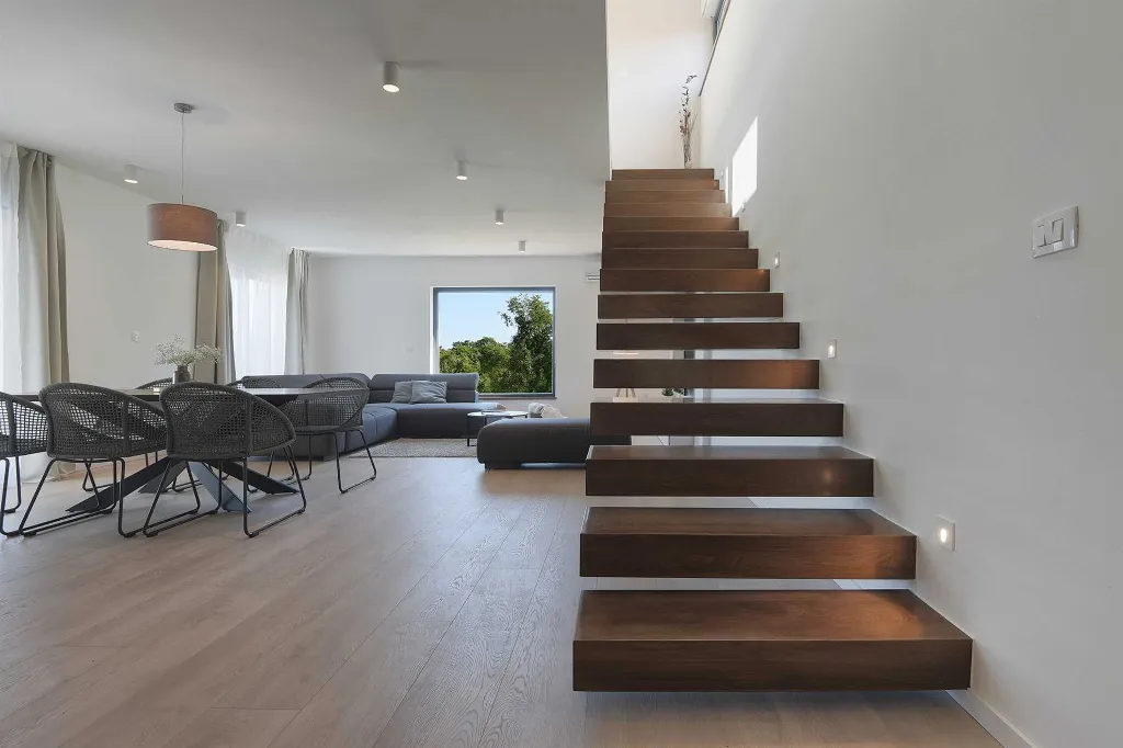 Modern Family Villa with Pool in Marčana