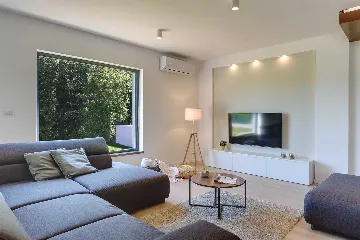 Modern Family Villa with Pool in Marčana