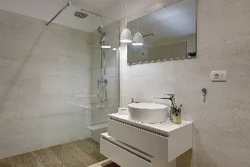 Modern Family Villa with Pool in Marčana