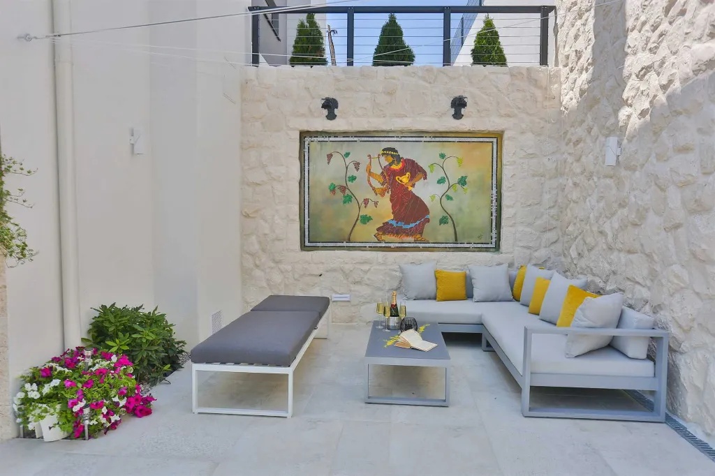 Modern Villa Retreat with Pool in Solin