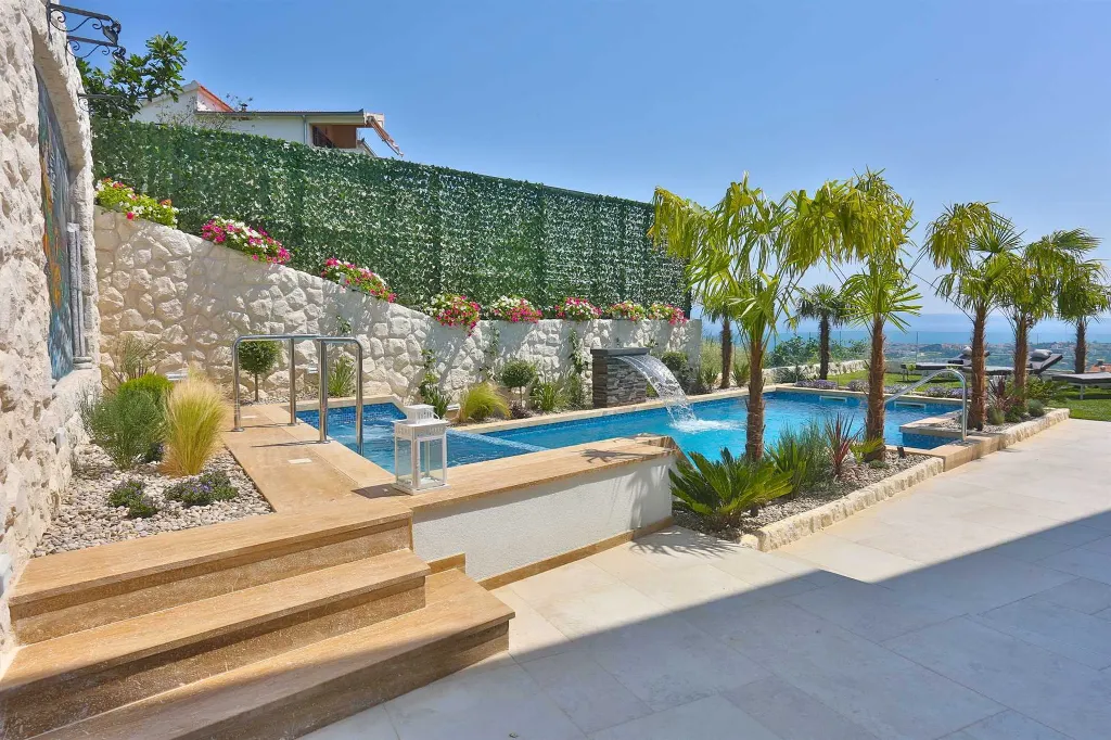 Modern Villa Retreat with Pool in Solin