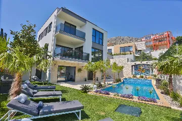 Modern Villa Retreat with Pool in Solin