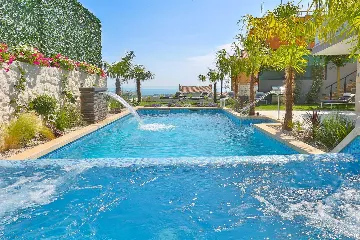 Modern Villa Retreat with Pool in Solin