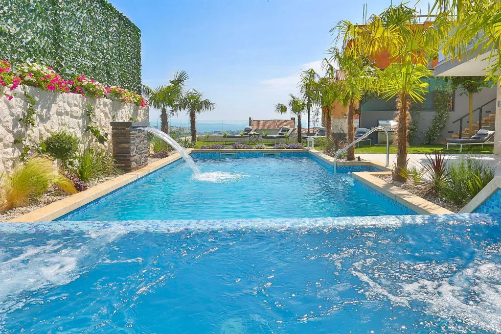 Modern Villa Retreat with Pool in Solin