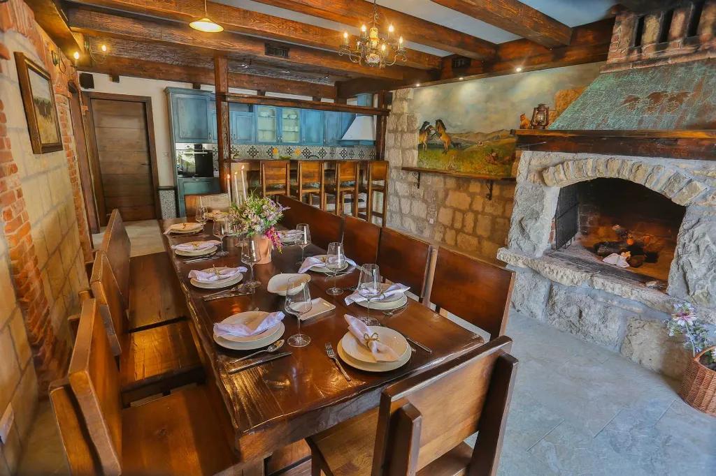 Modern Villa Retreat with Pool in Solin