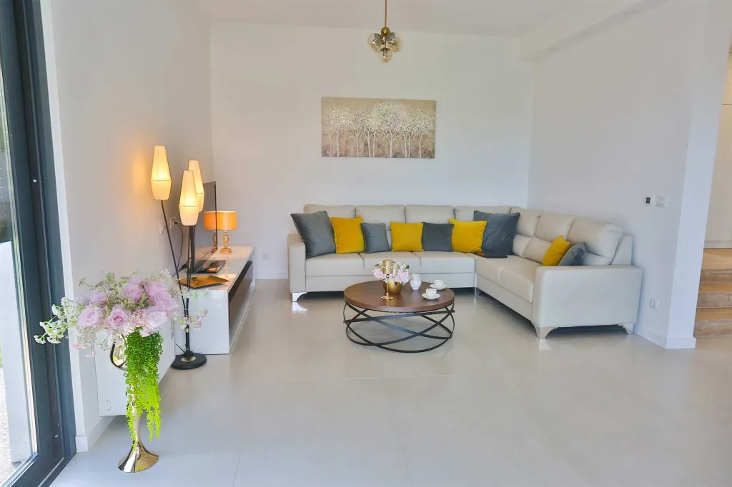 Modern Villa Retreat with Pool in Solin