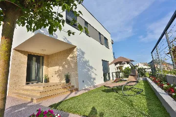 Modern Villa Retreat with Pool in Solin