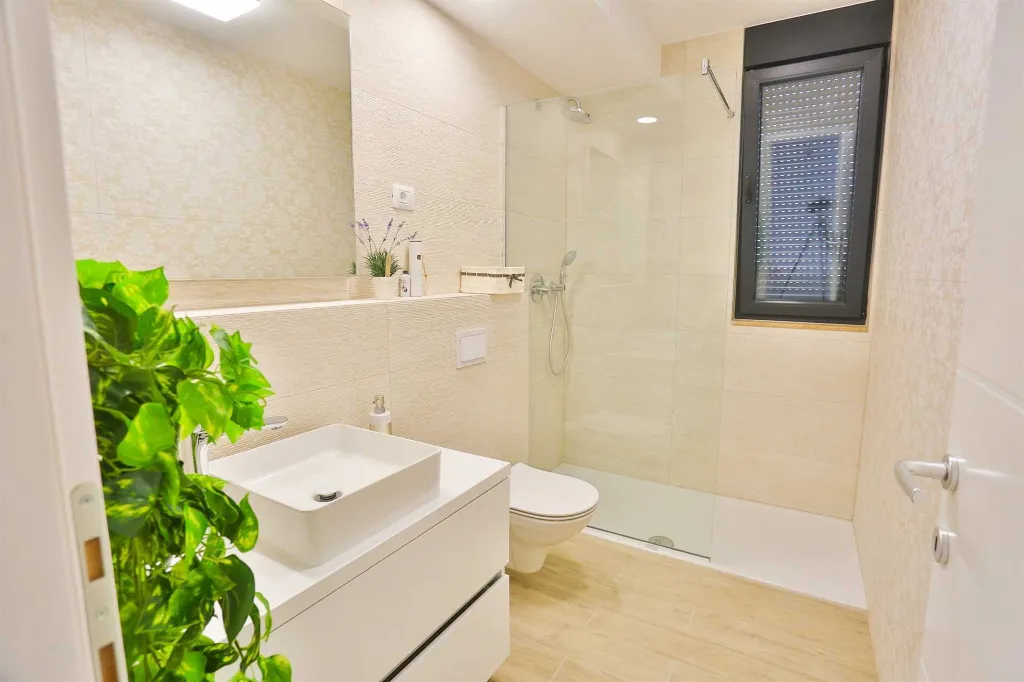 Modern Villa Retreat with Pool in Solin