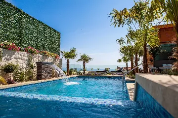 Modern Villa Retreat with Pool in Solin