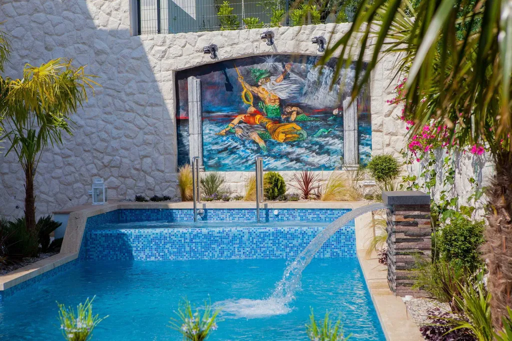 Modern Villa Retreat with Pool in Solin