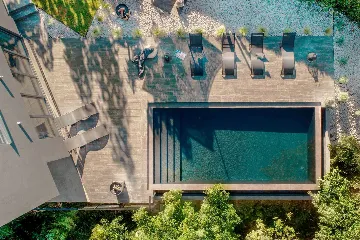 Modern Villa Retreat with Infinity Pool near Porec