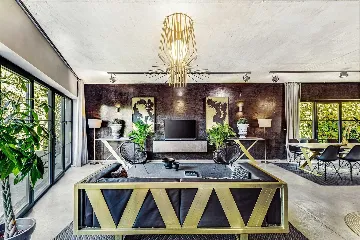 Modern Villa Retreat with Infinity Pool near Porec