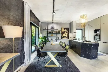 Modern Villa Retreat with Infinity Pool near Porec