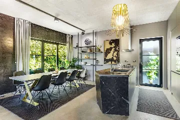 Modern Villa Retreat with Infinity Pool near Porec