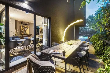 Modern Villa Retreat with Infinity Pool near Porec