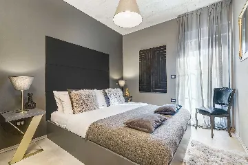 Modern Villa Retreat with Infinity Pool near Porec