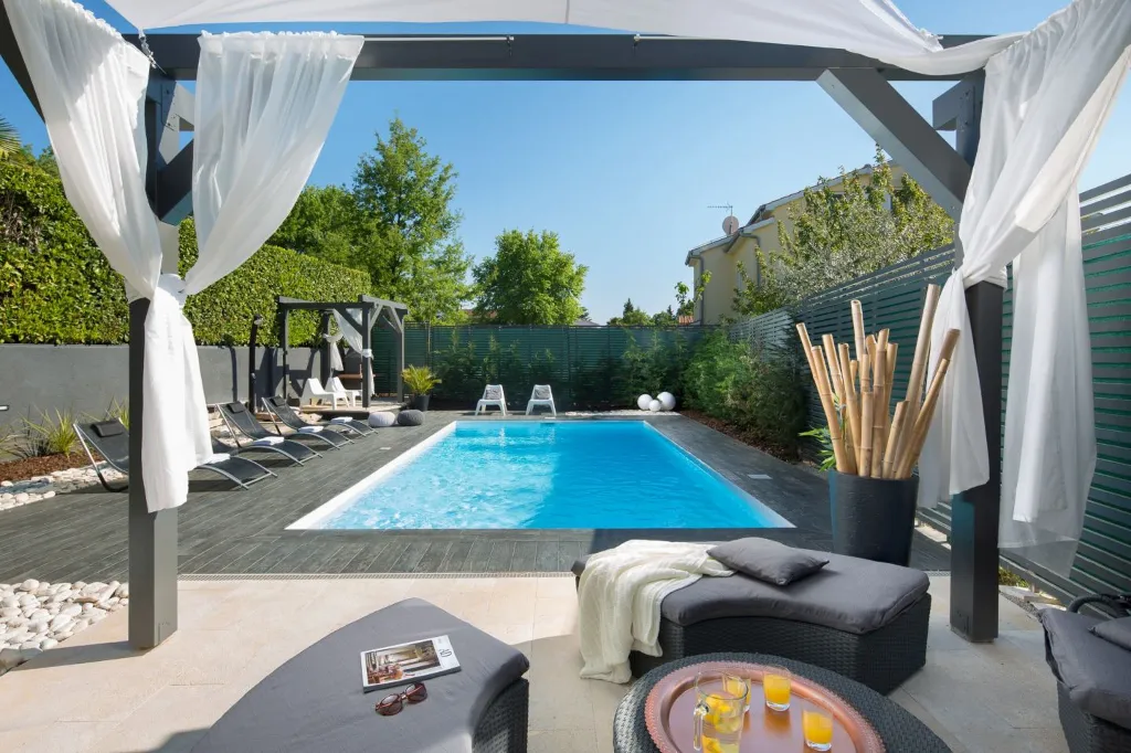 Family Villa with Pool in Poreč