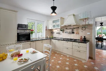 Family Villa with Pool in Poreč