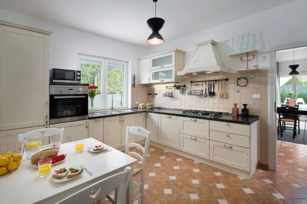 Family Villa with Pool in Poreč