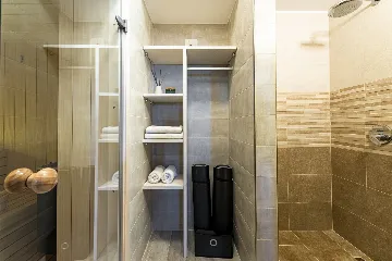 Modern Coastal Villa with Infinity Pool, Mlini