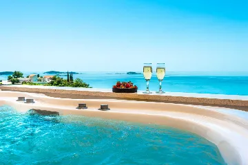 Modern Coastal Villa with Infinity Pool, Mlini