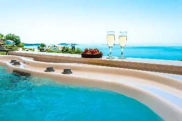 Modern Coastal Villa with Infinity Pool, Mlini