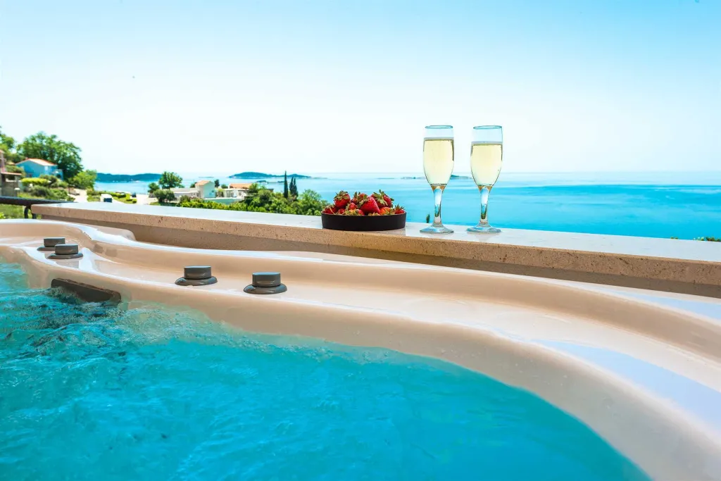 Modern Coastal Villa with Infinity Pool, Mlini