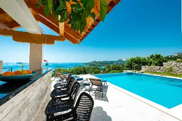 Modern Coastal Villa with Infinity Pool, Mlini