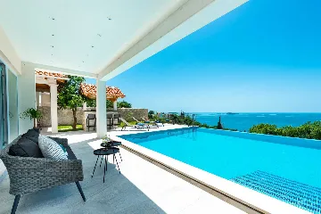 Modern Coastal Villa with Infinity Pool, Mlini
