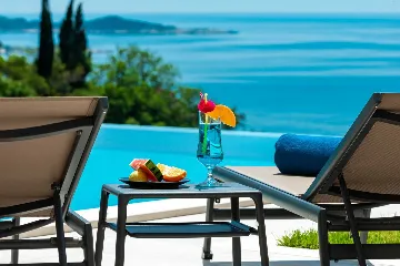 Modern Coastal Villa with Infinity Pool, Mlini