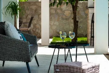 Modern Coastal Villa with Infinity Pool, Mlini