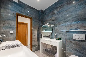 Modern Coastal Villa with Infinity Pool, Mlini