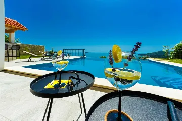 Modern Coastal Villa with Infinity Pool, Mlini