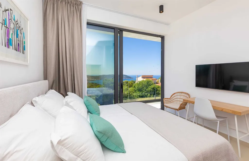 Modern Villa with Pool and Sea Views in Dubrovnik
