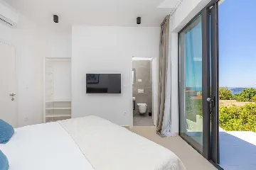 Modern Villa with Pool and Sea Views in Dubrovnik