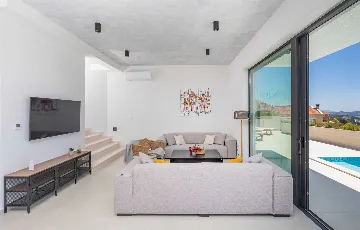 Modern Villa with Pool and Sea Views in Dubrovnik