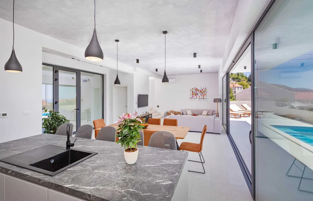 Modern Villa with Pool and Sea Views in Dubrovnik