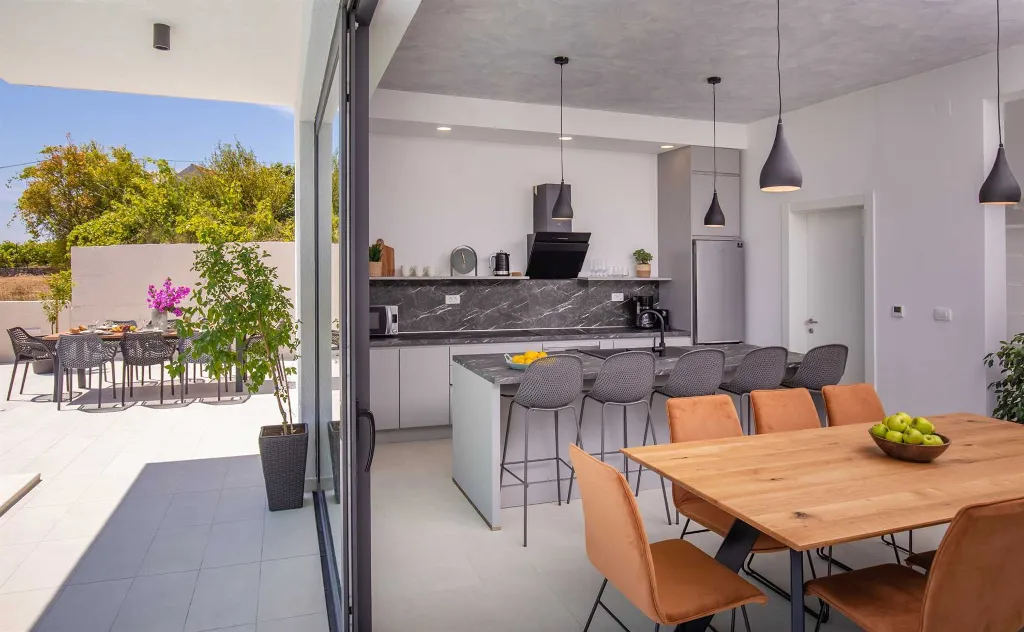 Modern Villa with Pool and Sea Views in Dubrovnik