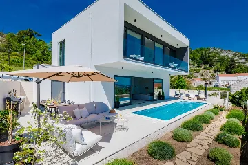 Modern Villa with Pool and Sea Views in Dubrovnik