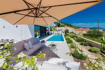 Modern Villa with Pool and Sea Views in Dubrovnik