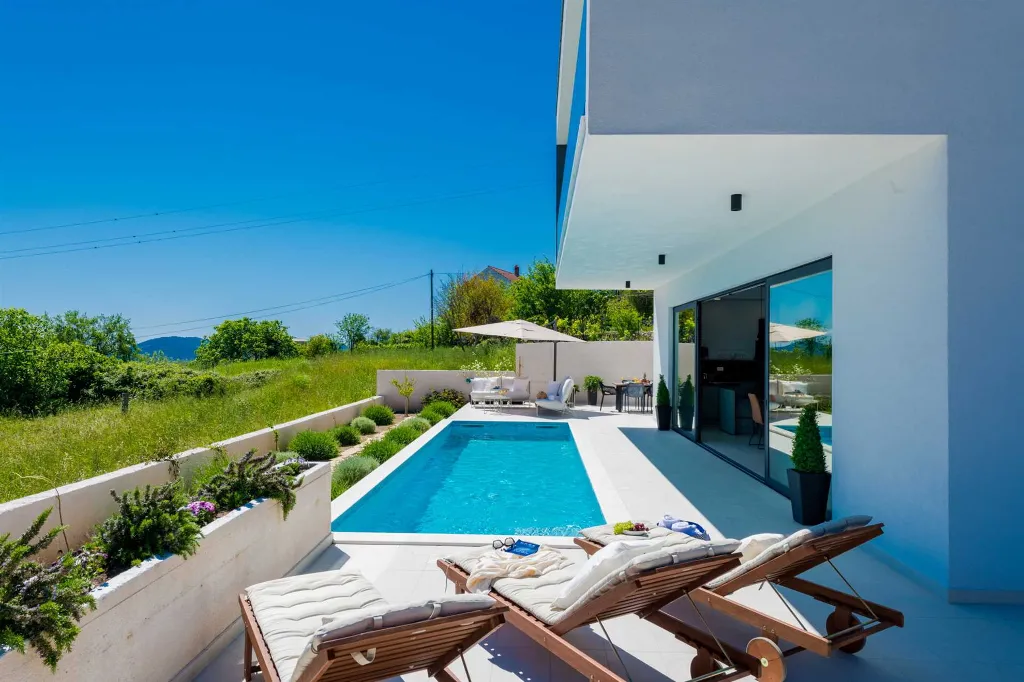 Modern Villa with Pool and Sea Views in Dubrovnik